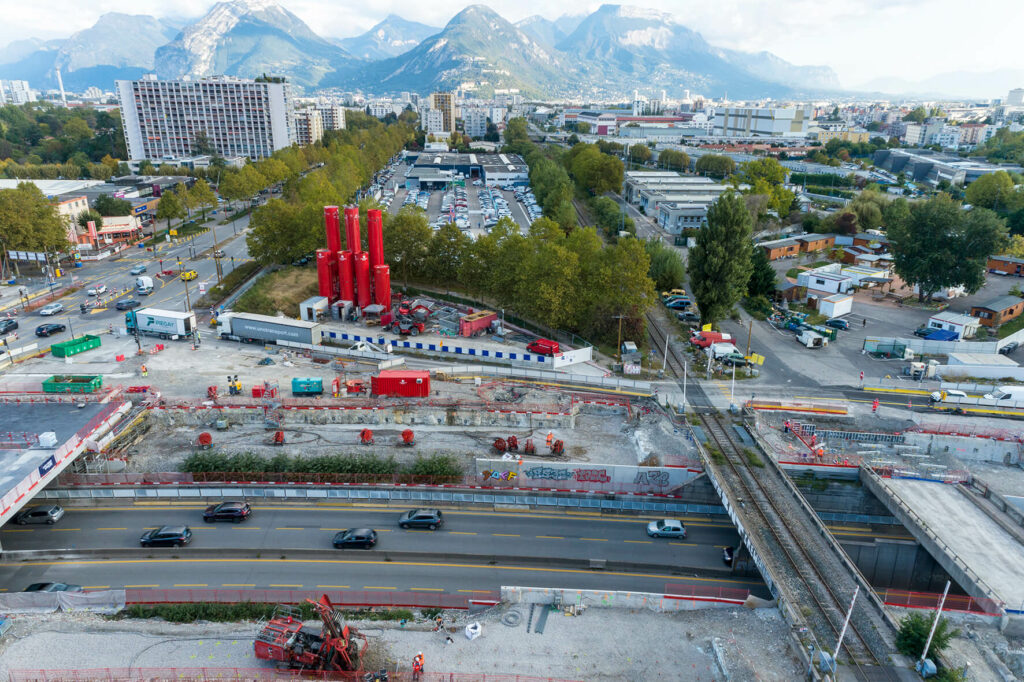 Soletanche Bachy France and SBFS carry out works on the Rondeau Interchange: diaphragm walls, cut-and-cover and secant pile walls.
