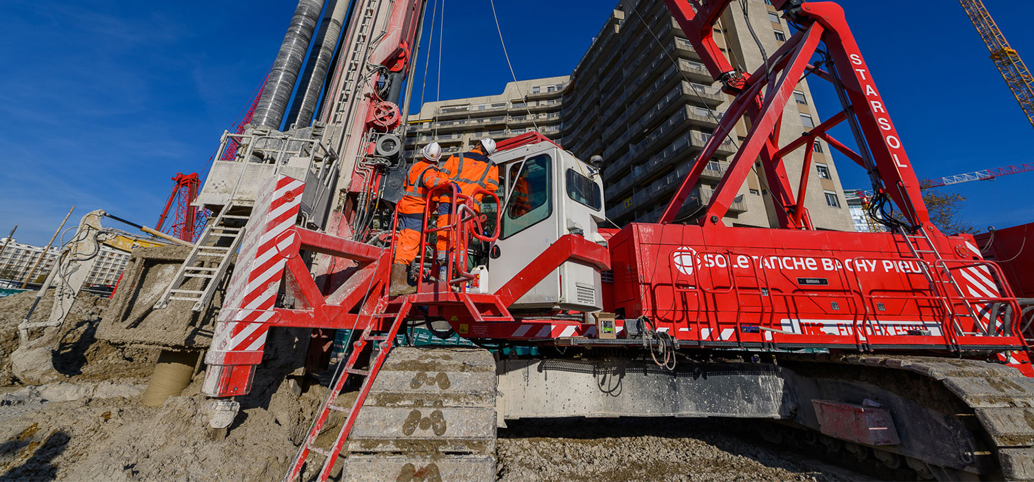 Machine pour réaliser des colonnes de soil mixing via le procédé Colmix