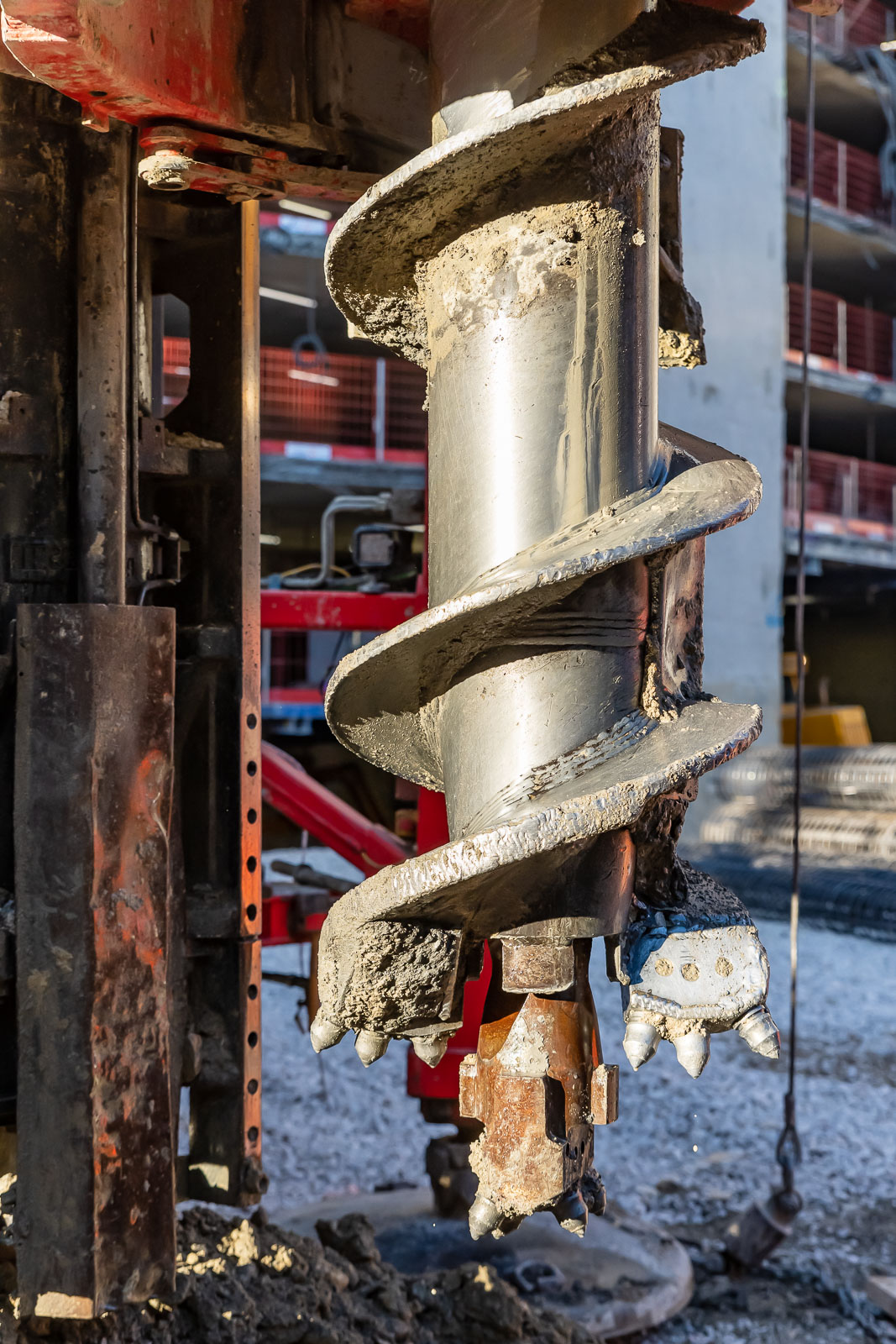 Machine de pieux Starsol sur le chantier de Testimonio 2 à Monaco