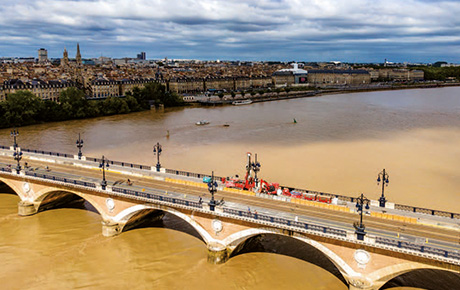 Micropieux sur le pont de pierre à Bordeaux
