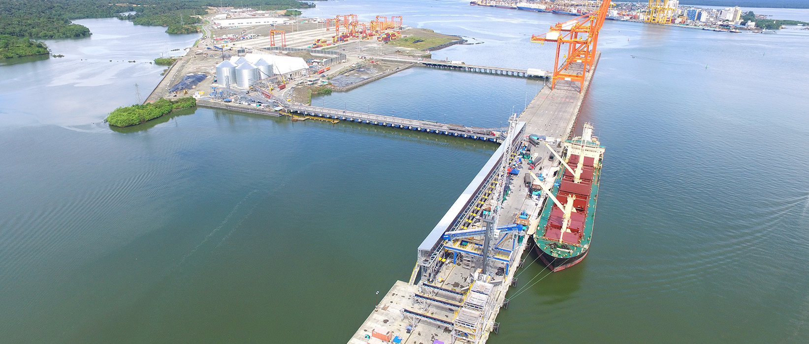 Port d’Aguadulce, terminaux SPIA et Boscoal Buenaventura, Colombie vue aerienne